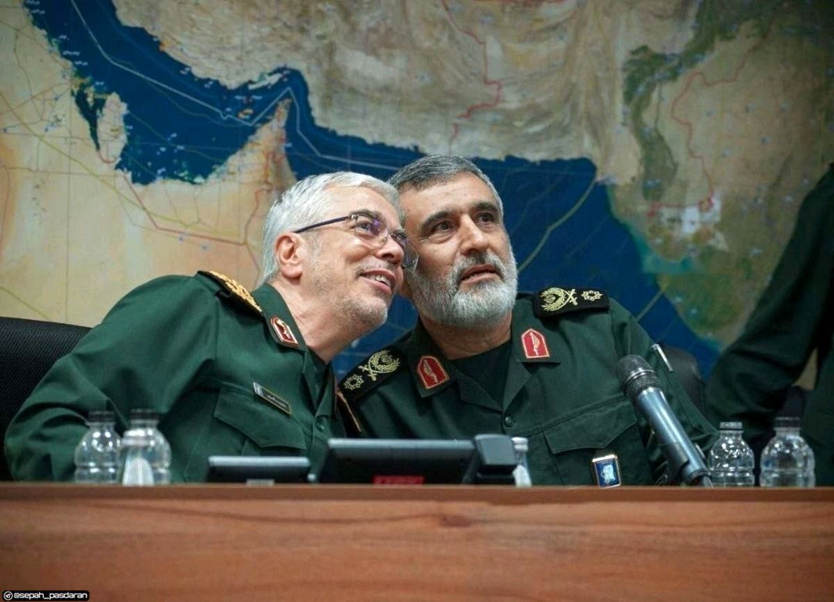 درخواست پسر شهید باقری از زائران اربعین/ روایت دختر شهید سلامی از لباس سپاه پدر